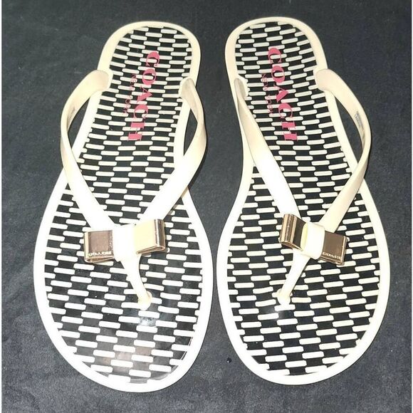 Coach New York "Landon" Gold Bow Beige Flip Flops Size 8B - Picture 1 of 5